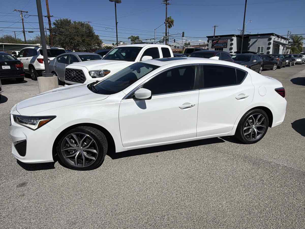 Acura ILX photo 2