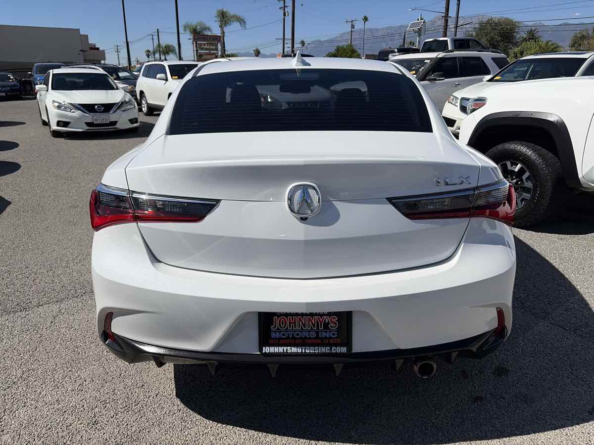 Acura ILX photo 3