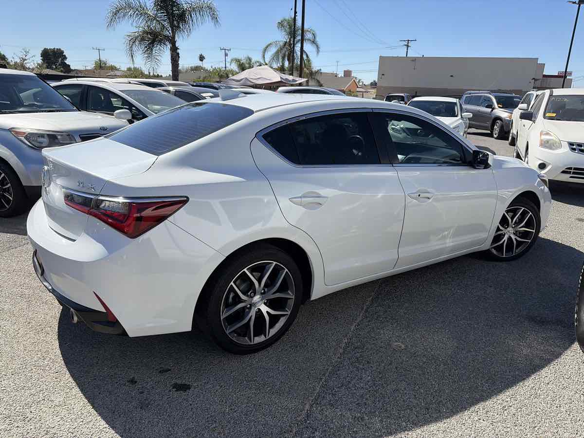 Acura ILX photo 4