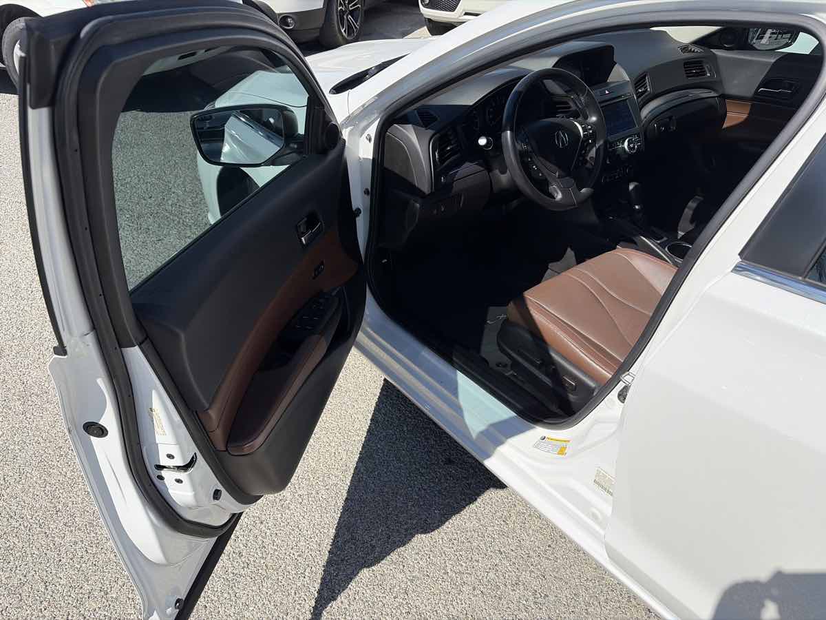 Acura ILX photo 6