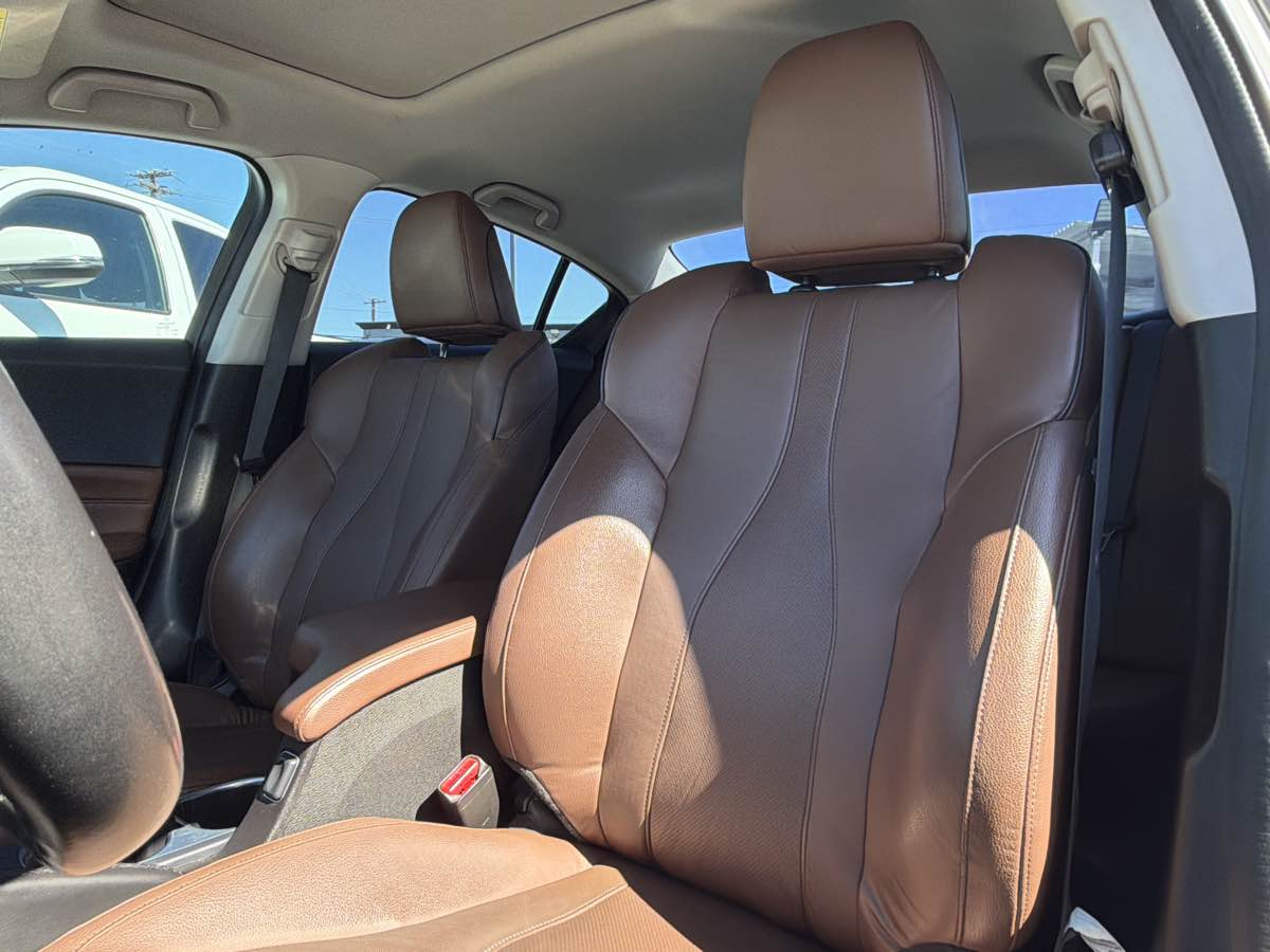 Acura ILX photo 8