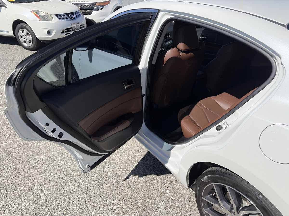 Acura ILX photo 11