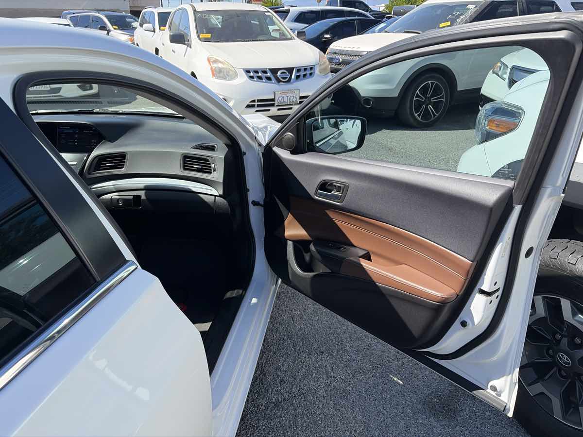 Acura ILX photo 24