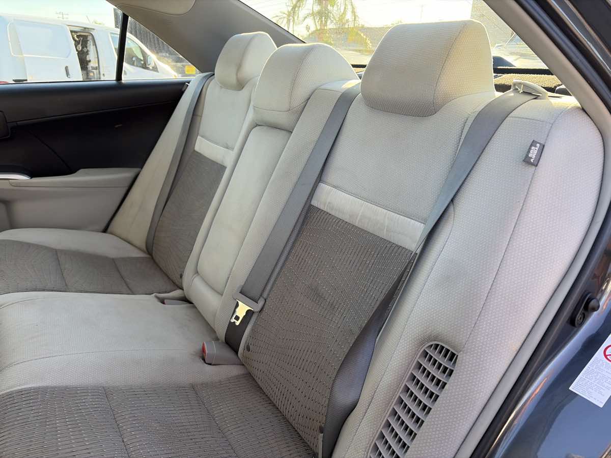 Toyota Camry photo 20