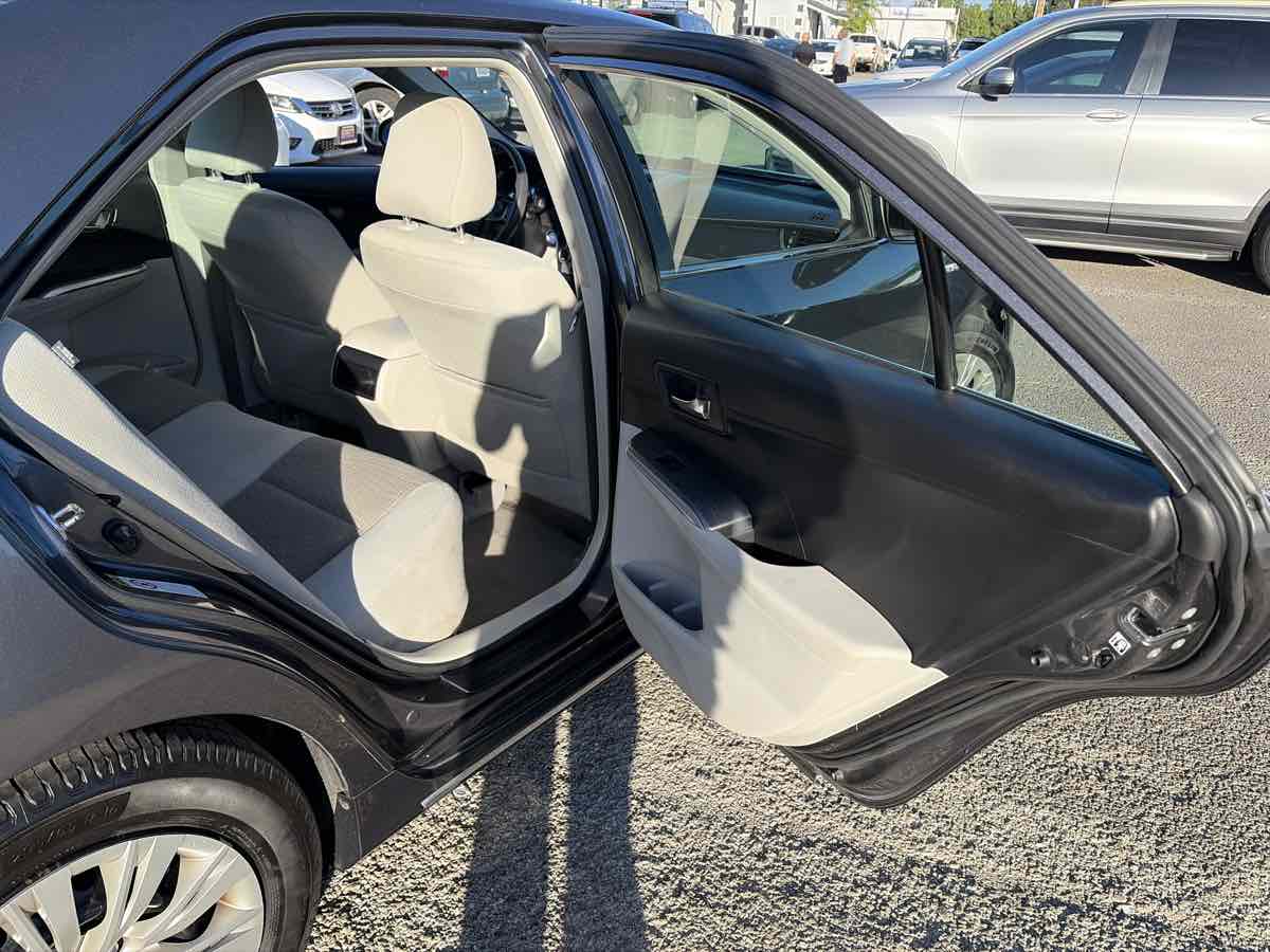 Toyota Camry photo 27
