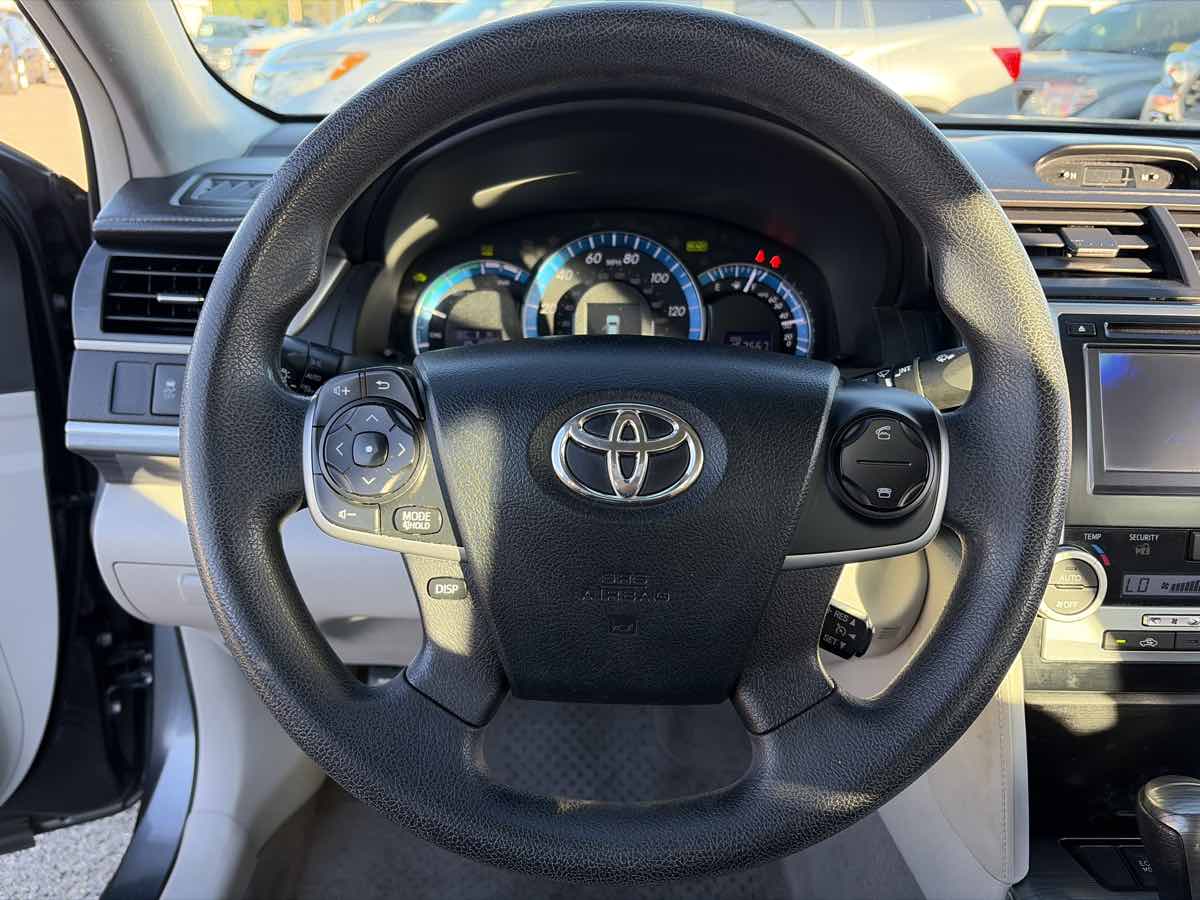 Toyota Camry photo 30