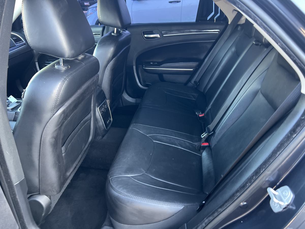 2015 Chrysler 300 Limited - Photo 9