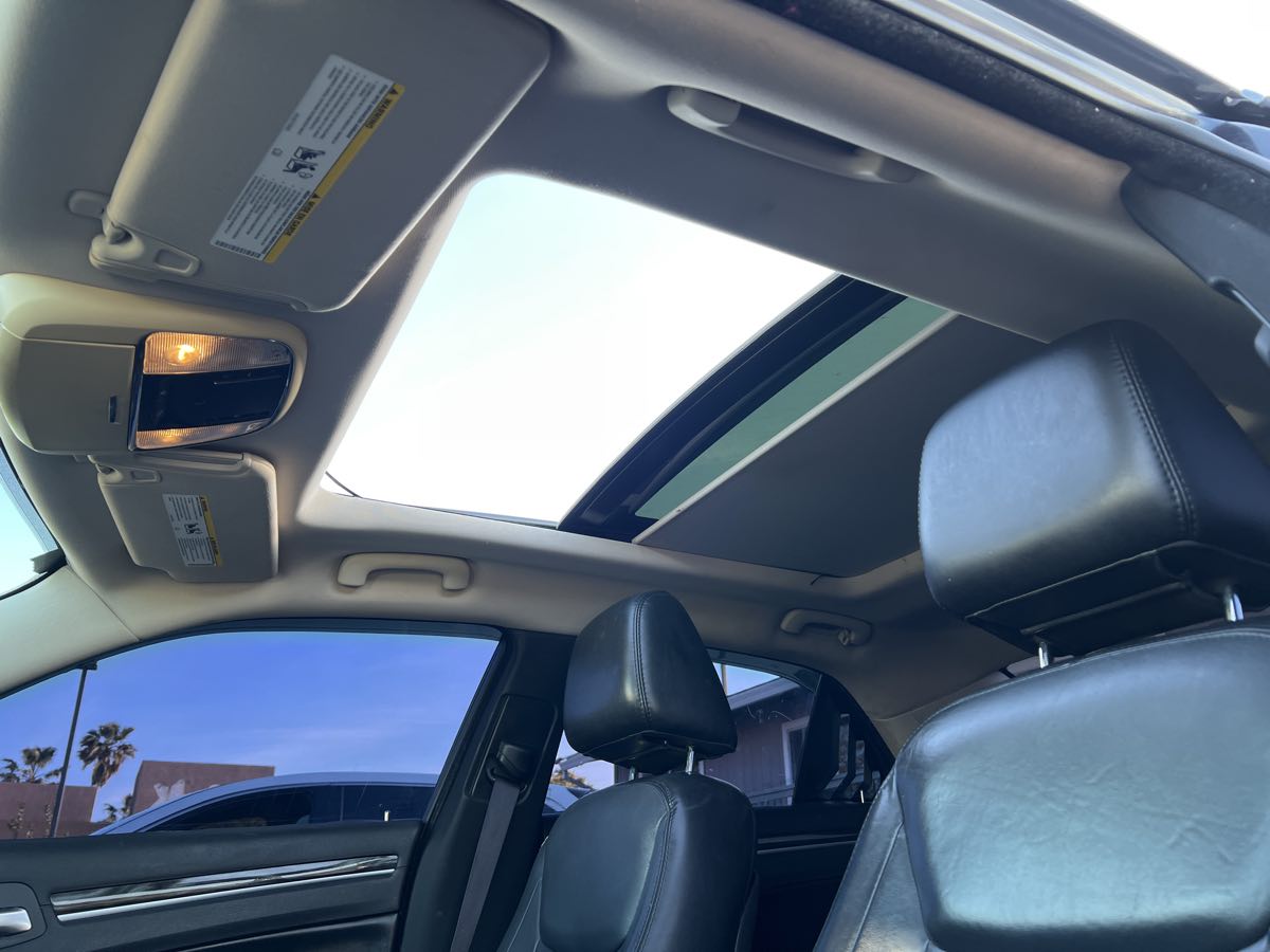 2015 Chrysler 300 Limited - Photo 12