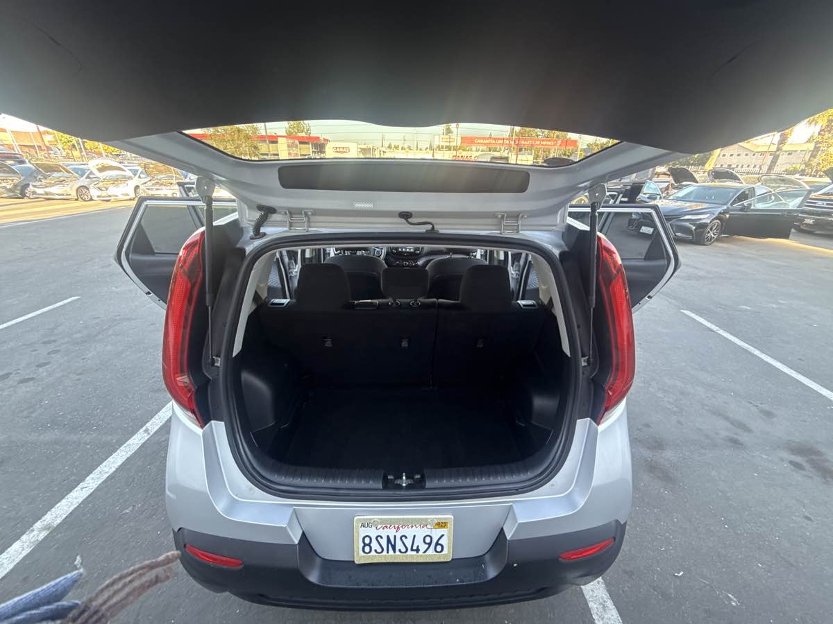 2020 Kia Soul S - Photo 17