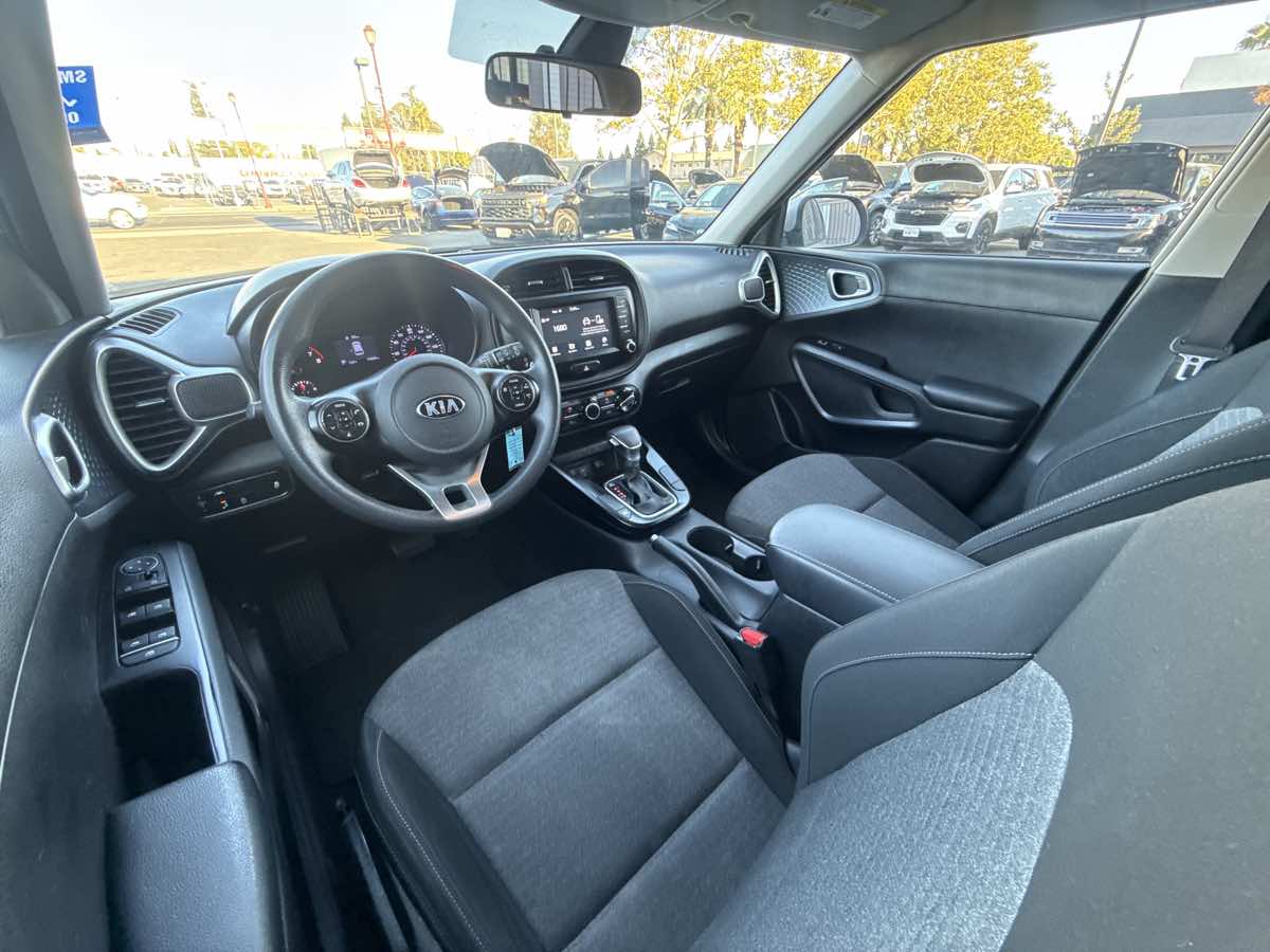 2020 Kia Soul S - Photo 22