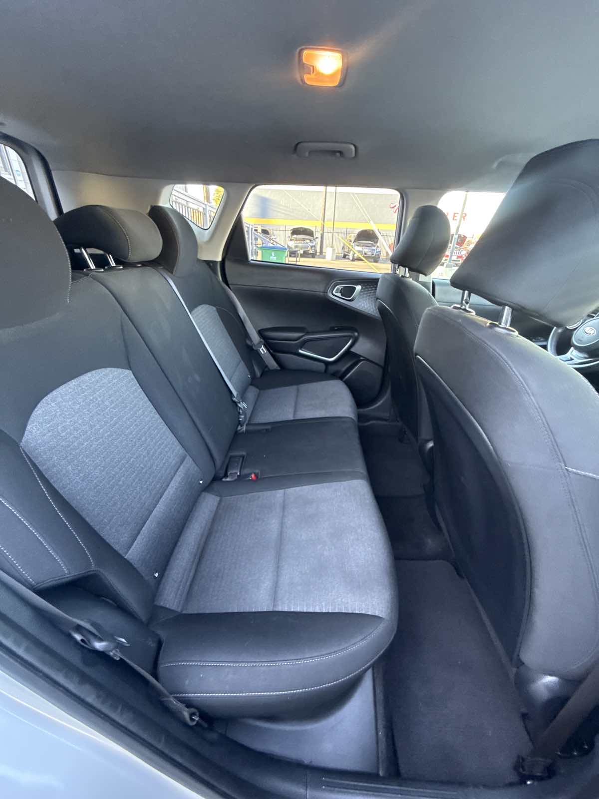 2020 Kia Soul S - Photo 24