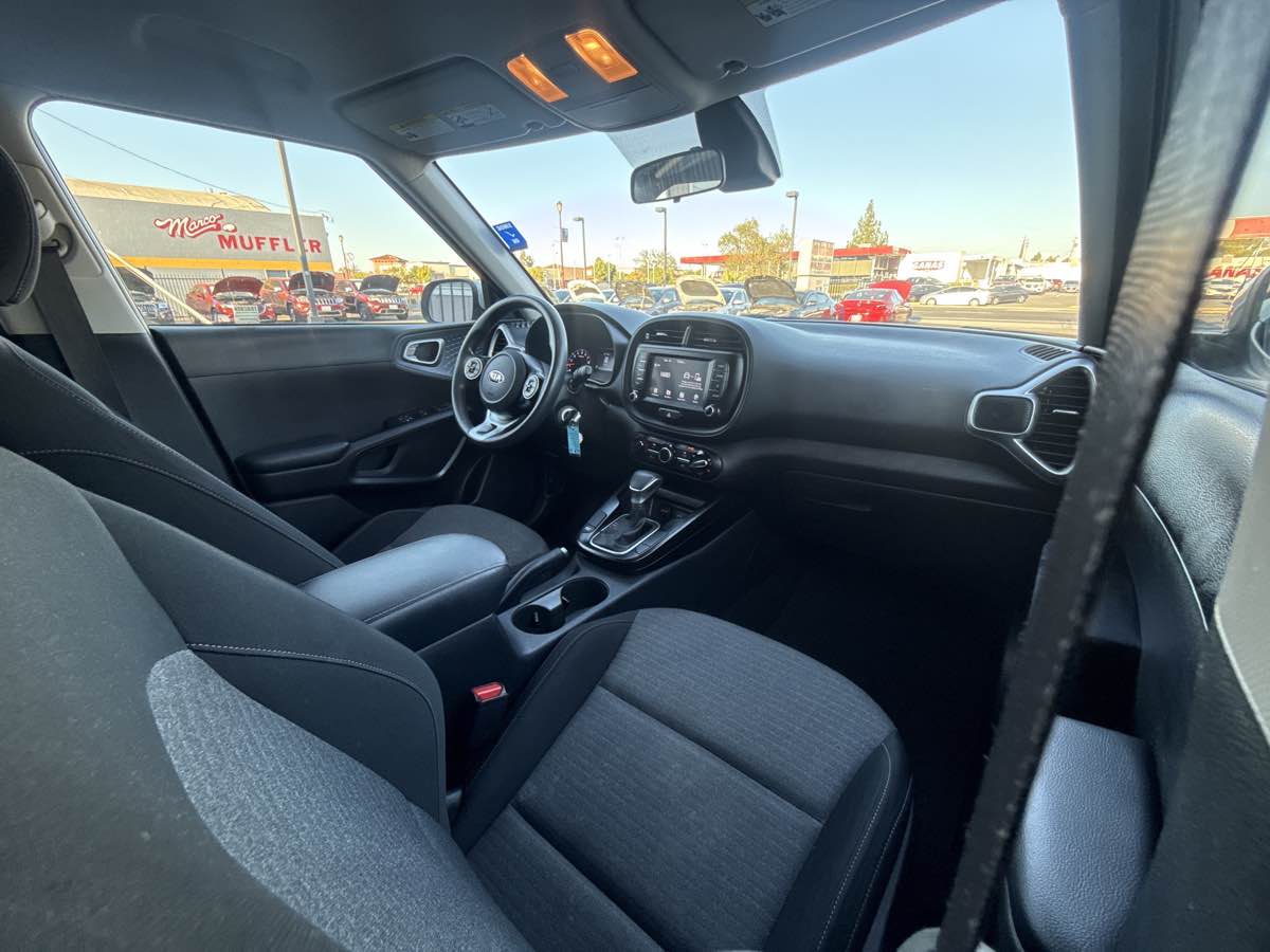 2020 Kia Soul S - Photo 26