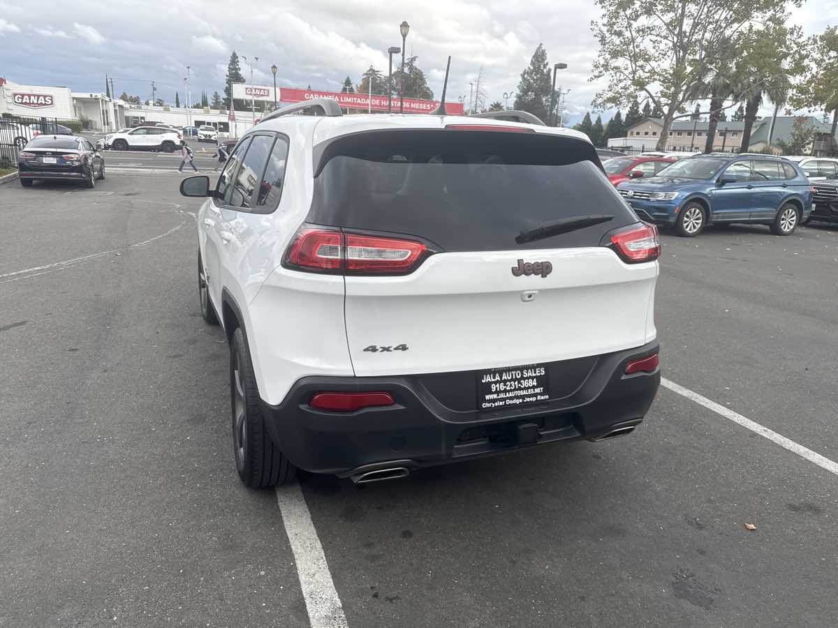 2017 Jeep Cherokee 80th Anniversary Edition photo 4