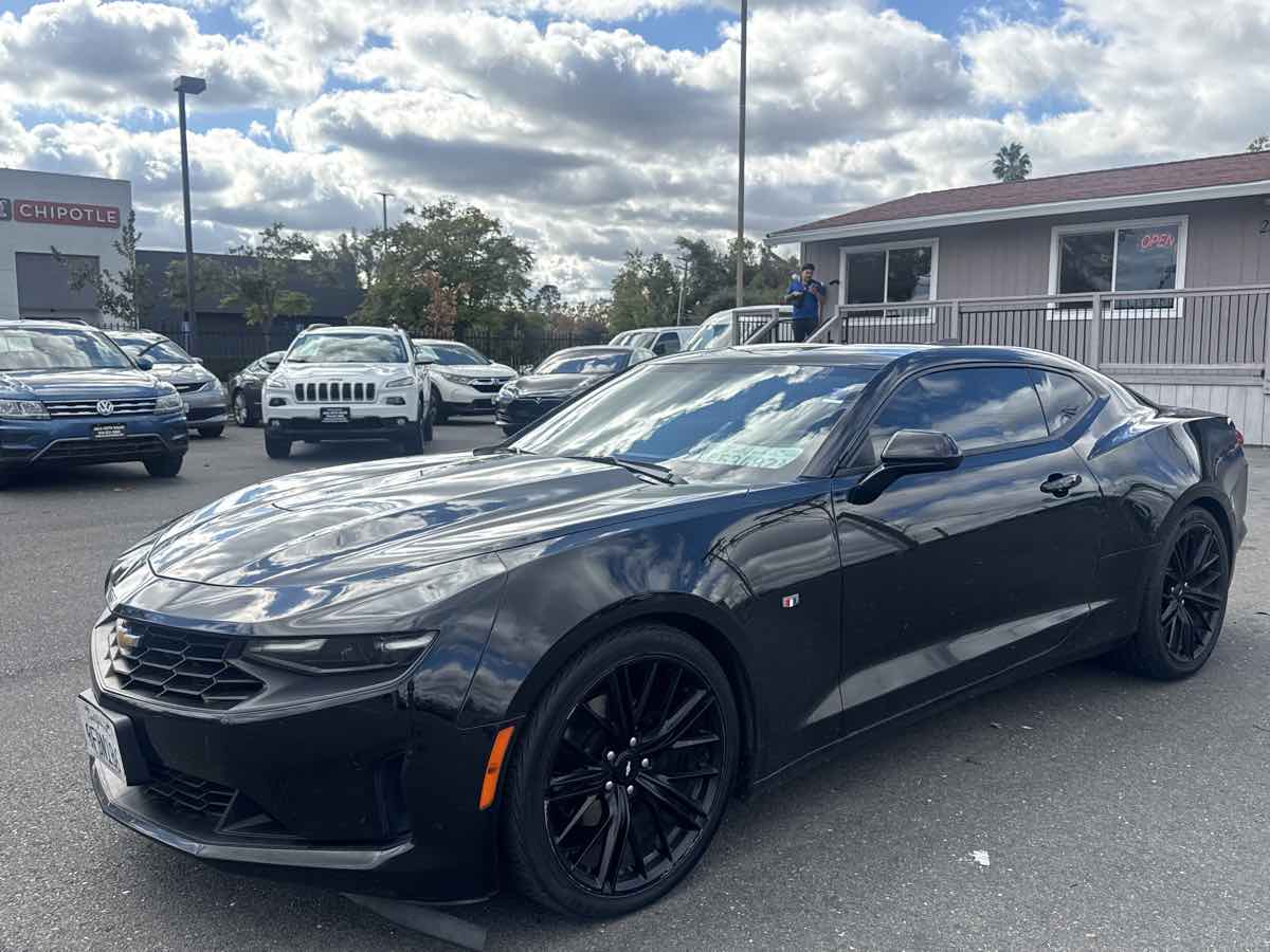 2019 Chevrolet Camaro 1LS 1LT photo 3