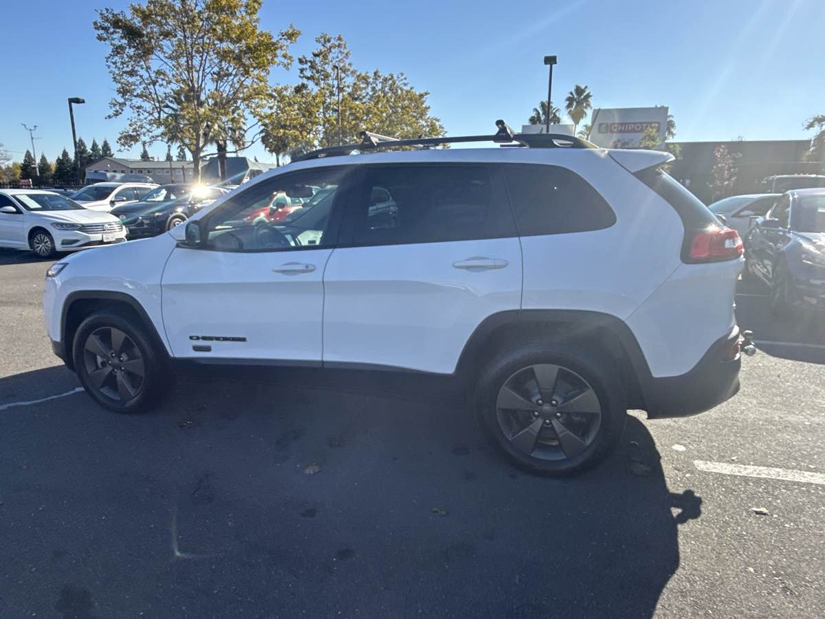 2017 Jeep Cherokee 80th Anniversary Edition photo 2