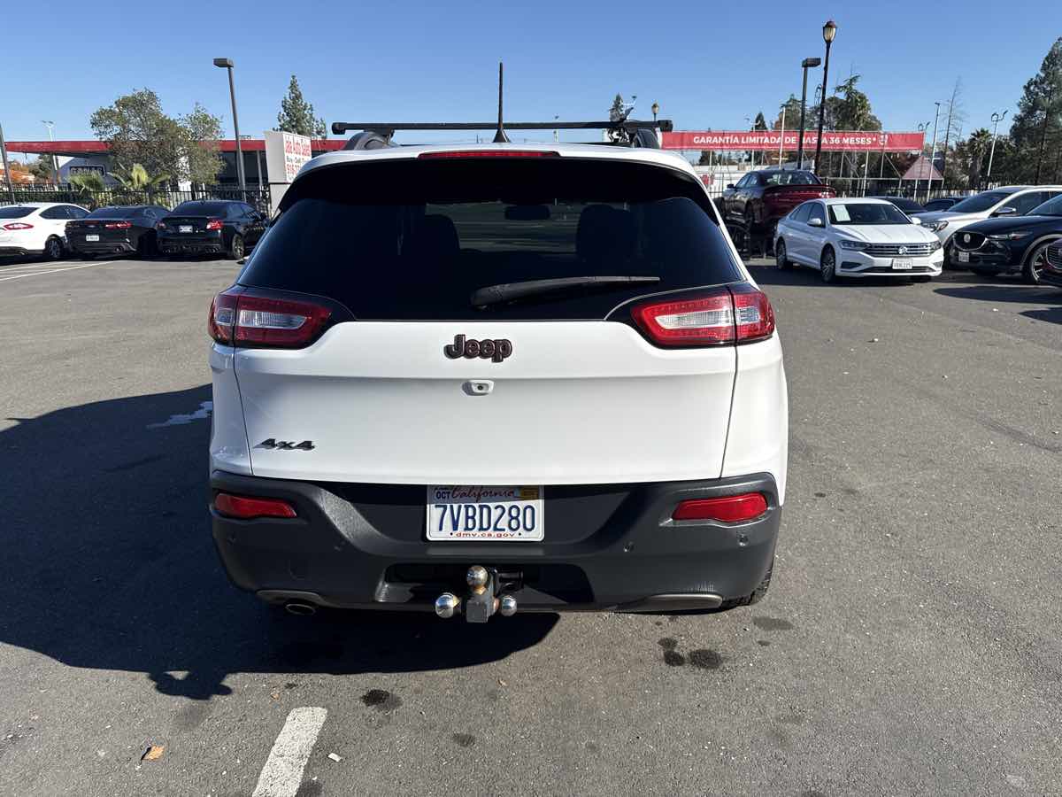 2017 Jeep Cherokee 80th Anniversary Edition photo 4