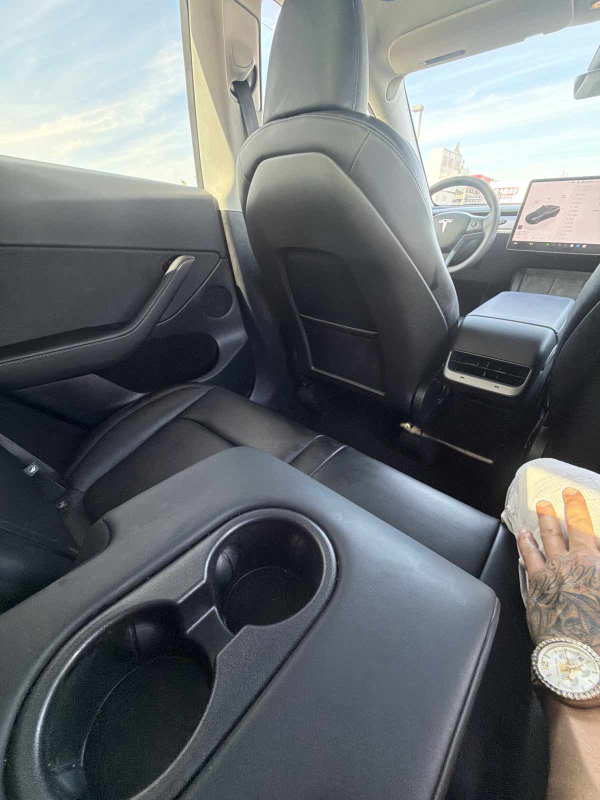 Tesla Model Y photo 30