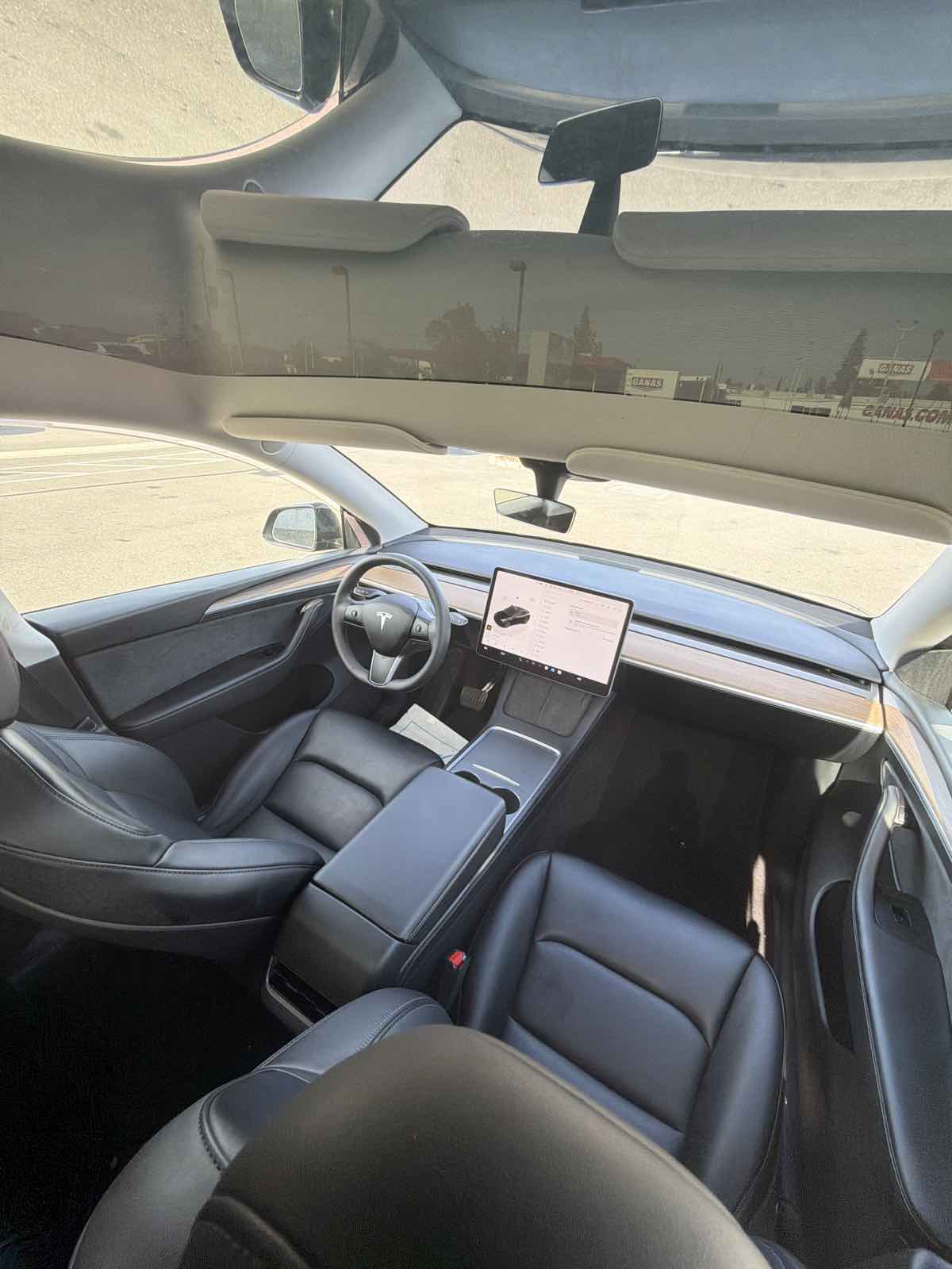 Tesla Model Y photo 31