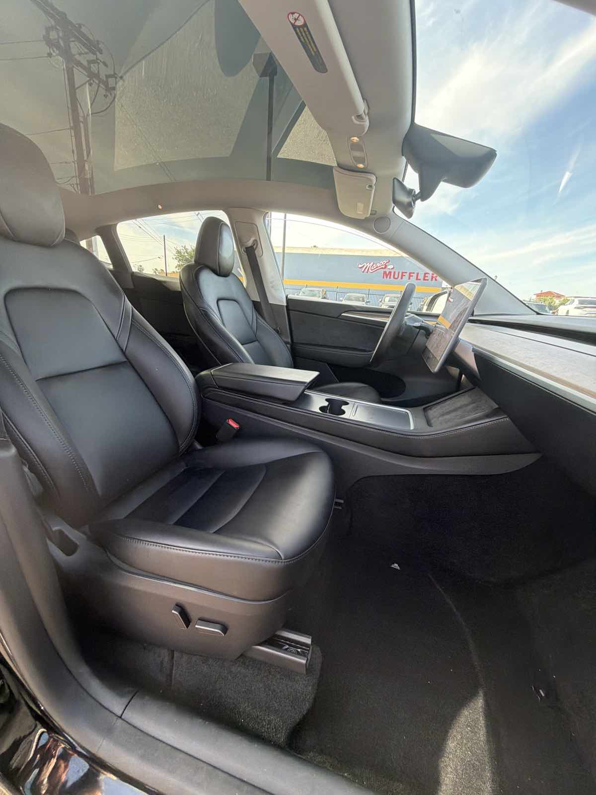 Tesla Model Y photo 34