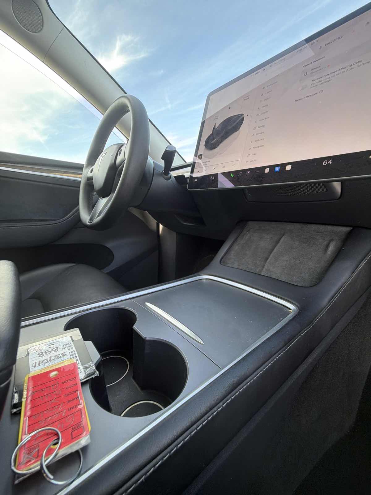 Tesla Model Y photo 37