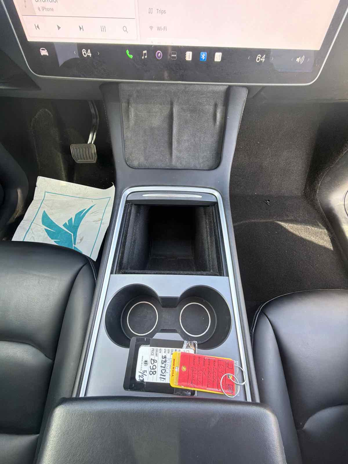 Tesla Model Y photo 38