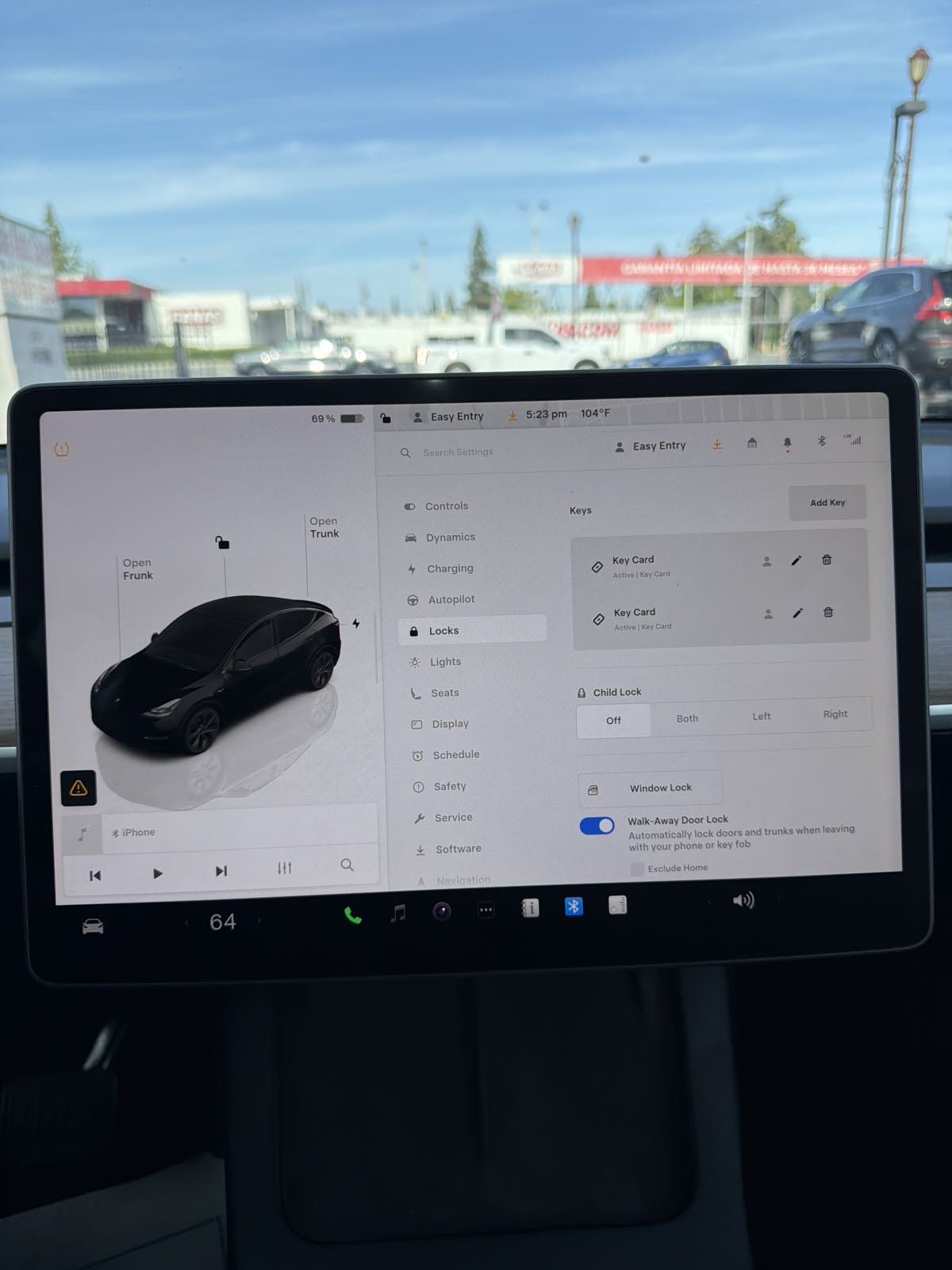 Tesla Model Y photo 43