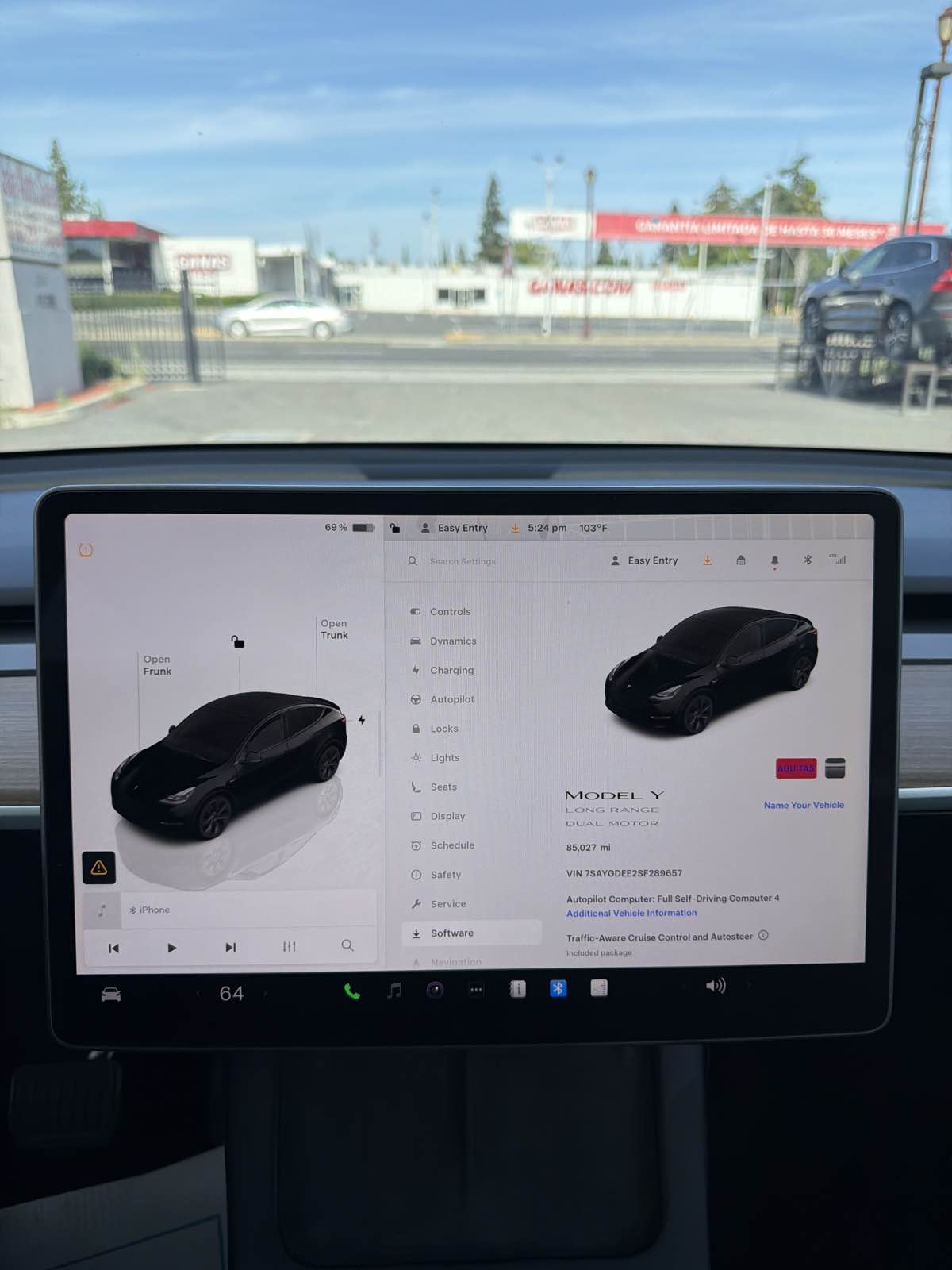 Tesla Model Y photo 50