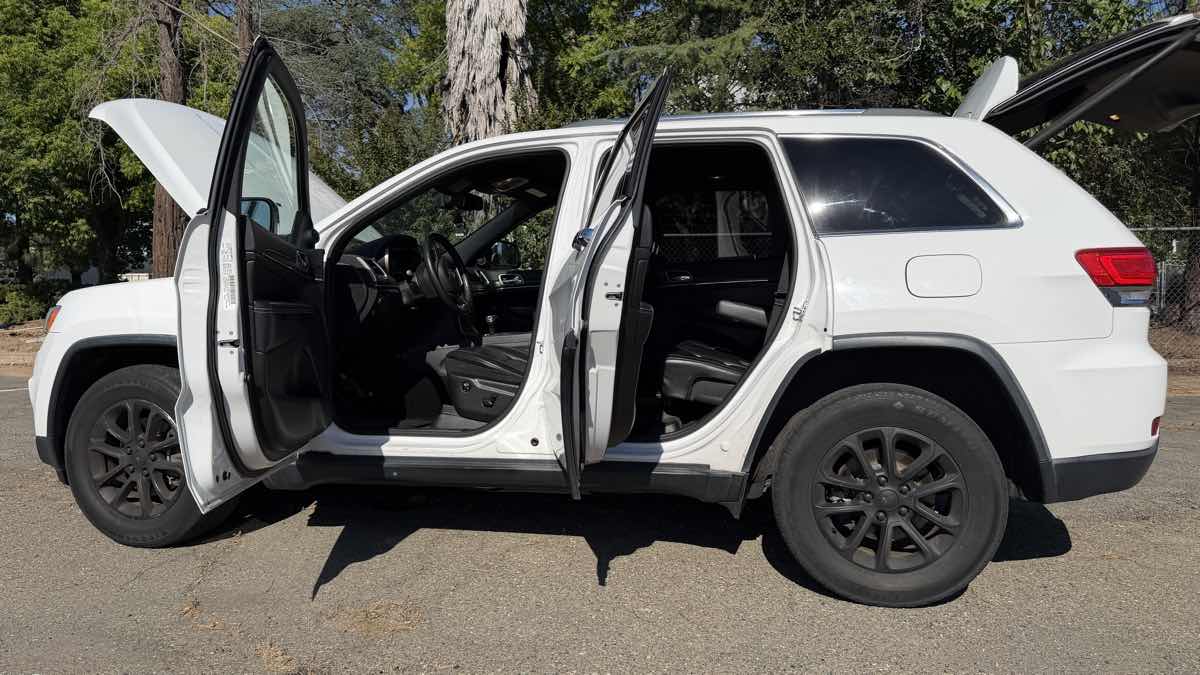 Jeep Grand Cherokee photo 12
