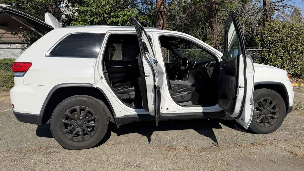 Jeep Grand Cherokee photo 13