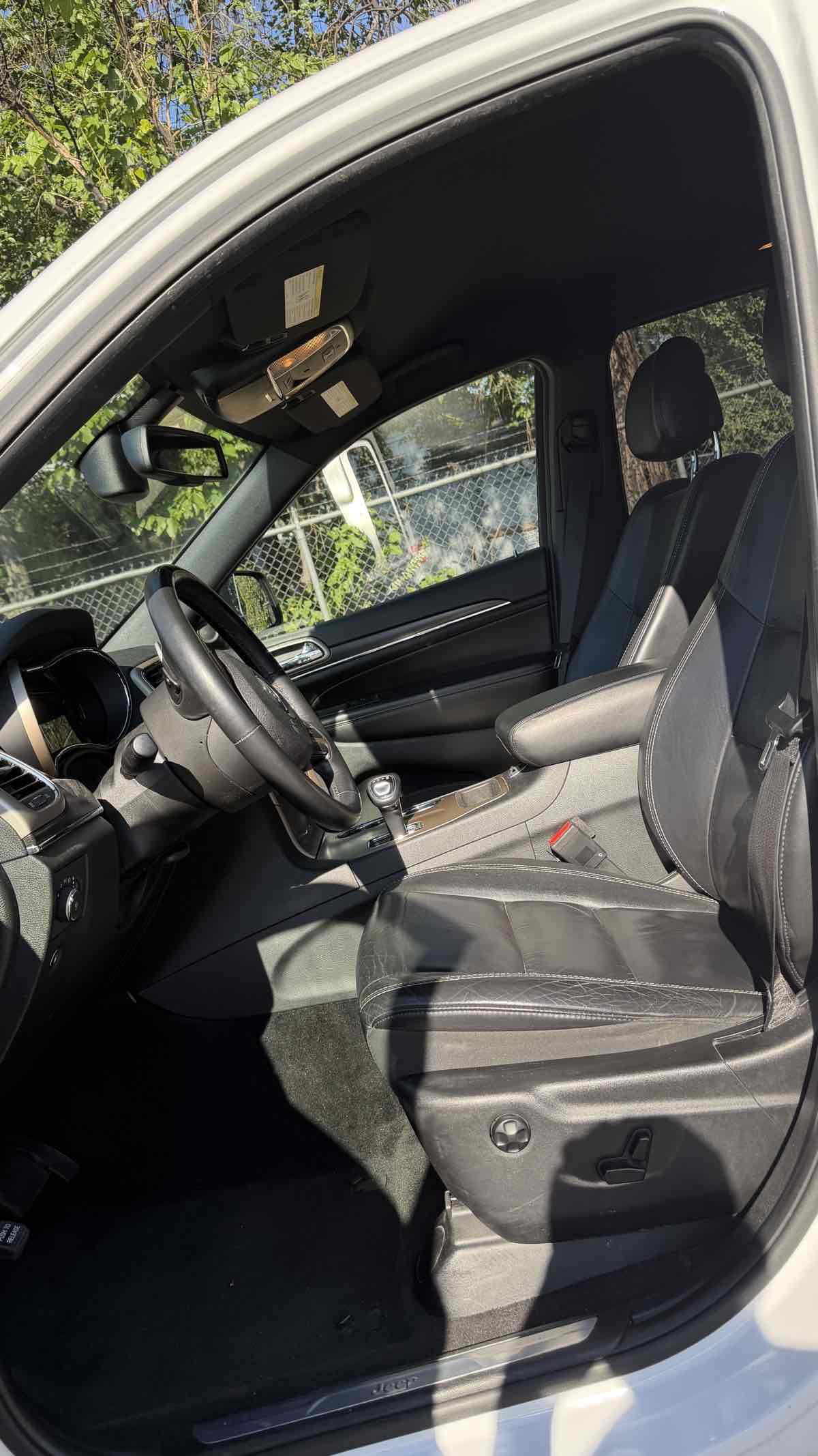 Jeep Grand Cherokee photo 15