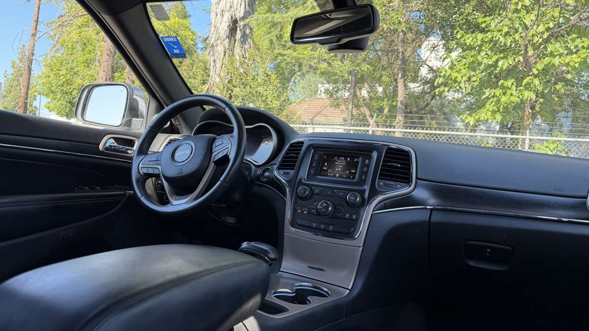 Jeep Grand Cherokee photo 17