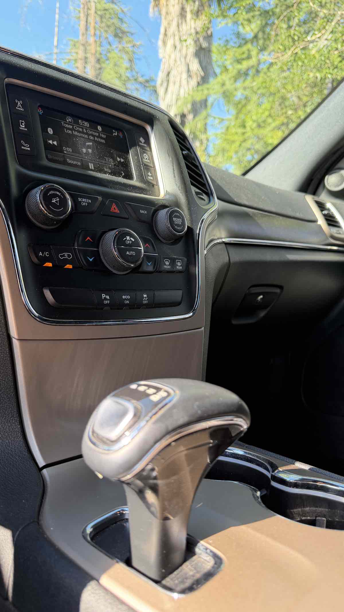 Jeep Grand Cherokee photo 22