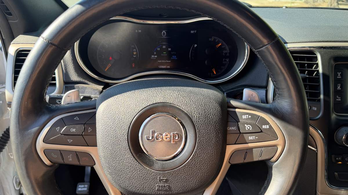 Jeep Grand Cherokee photo 23
