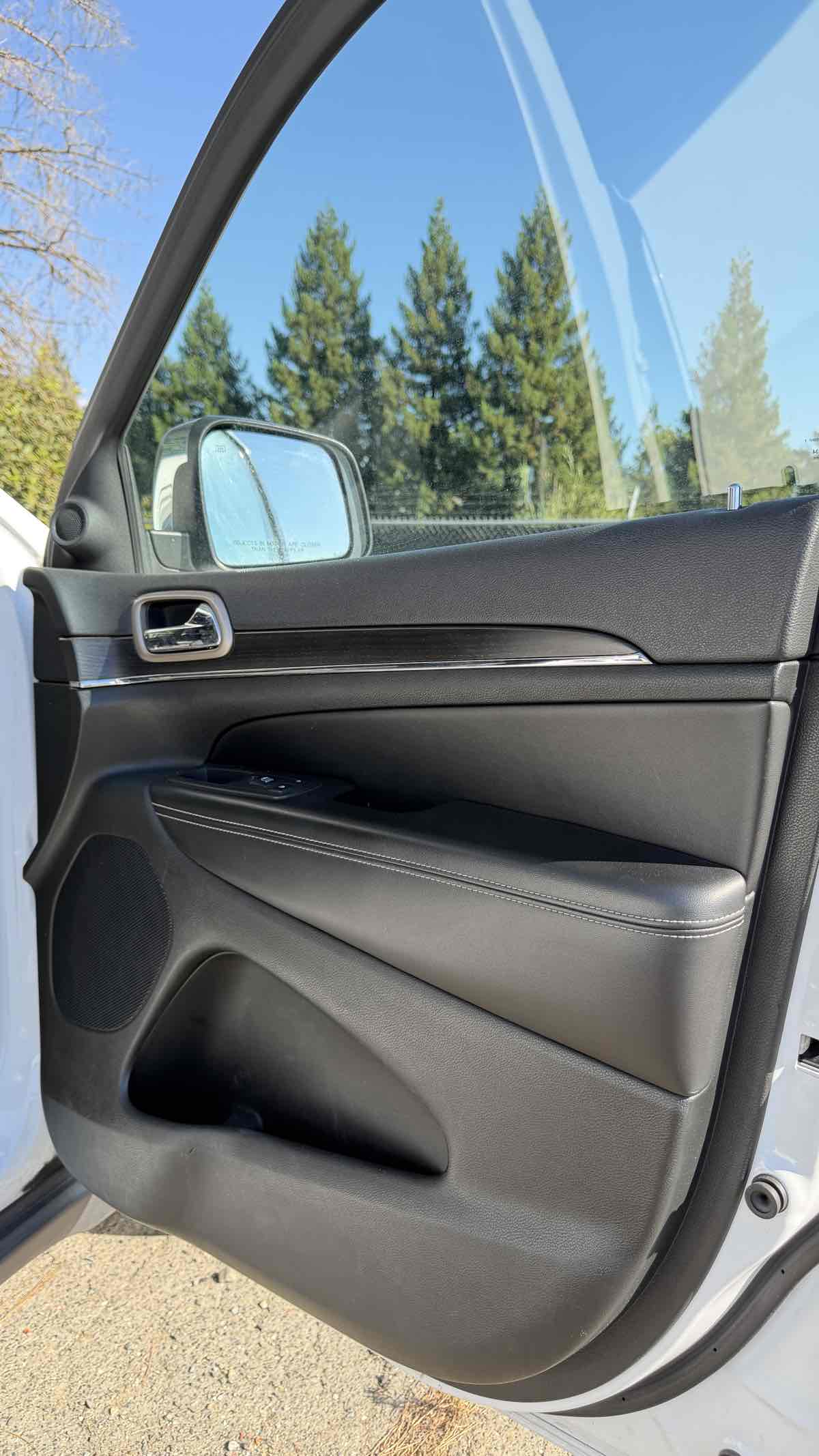 Jeep Grand Cherokee photo 27