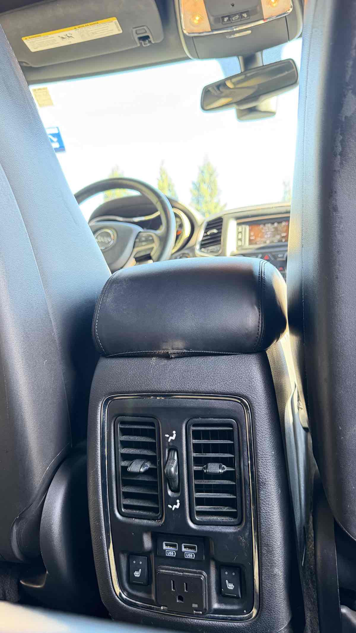 Jeep Grand Cherokee photo 30
