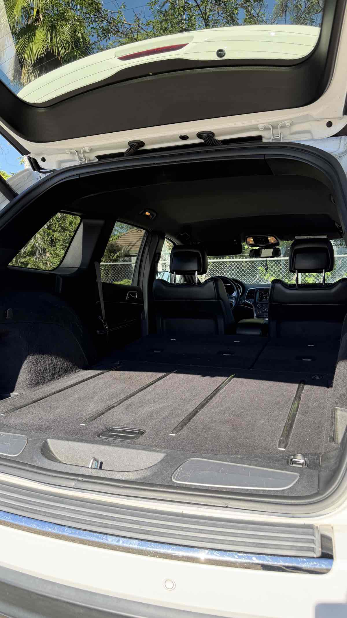 Jeep Grand Cherokee photo 33