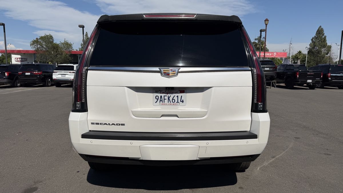Cadillac Escalade photo 4