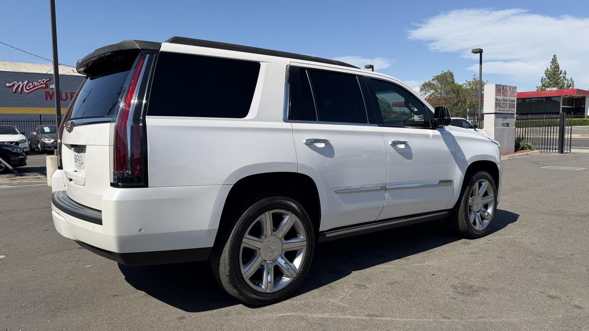 Cadillac Escalade photo 5