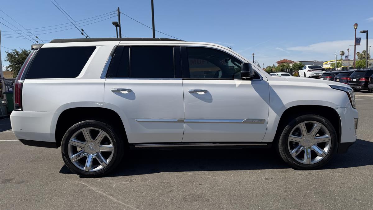 Cadillac Escalade photo 6