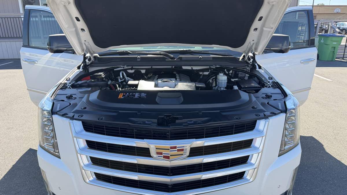Cadillac Escalade photo 11