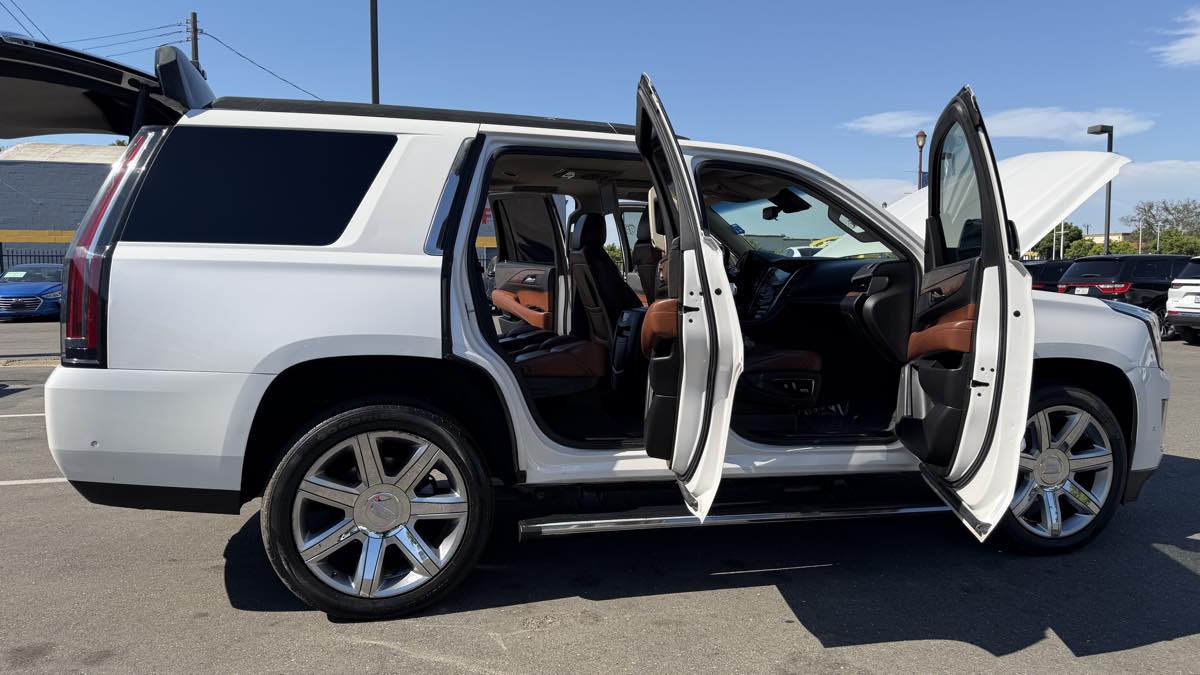 Cadillac Escalade photo 13
