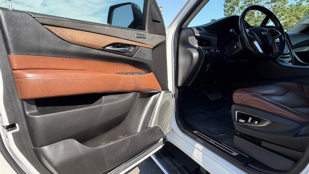 Cadillac Escalade photo 18