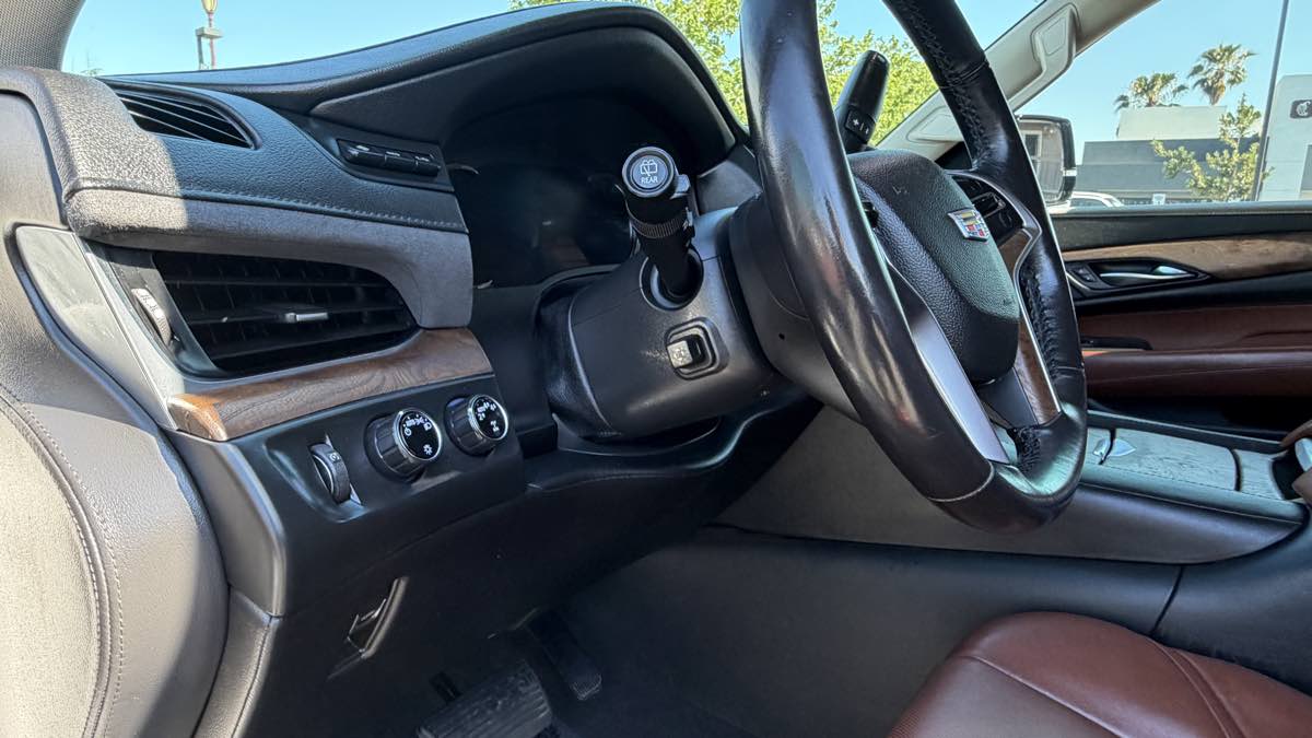 Cadillac Escalade photo 19