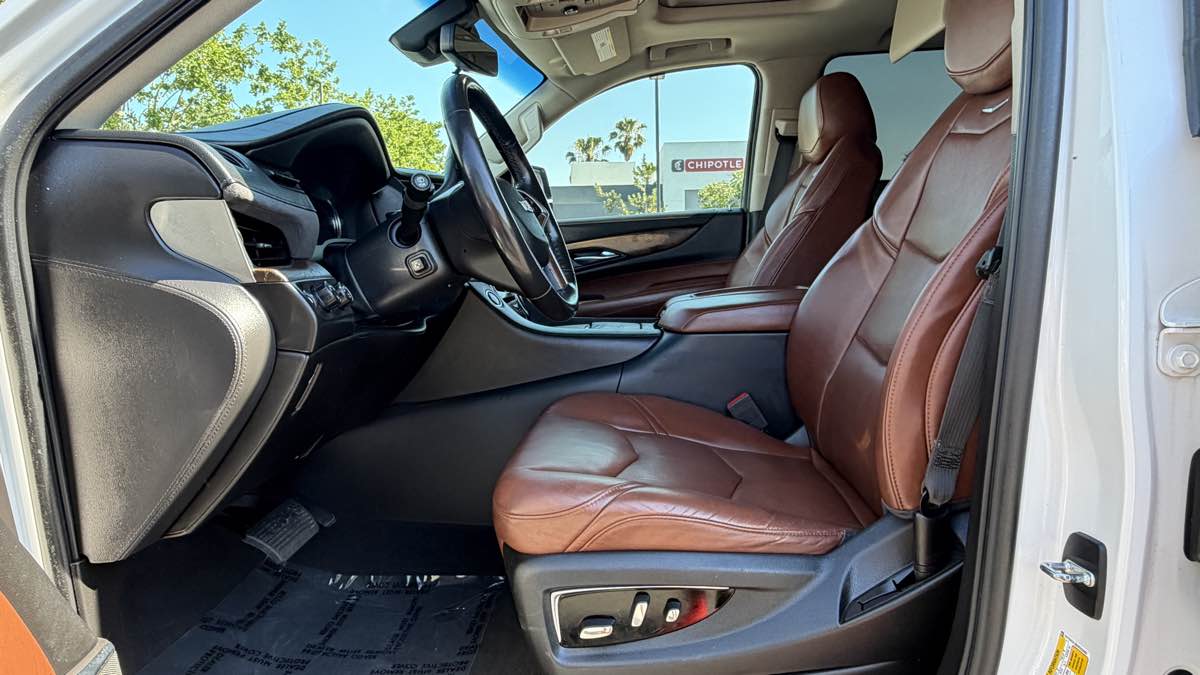 Cadillac Escalade photo 21