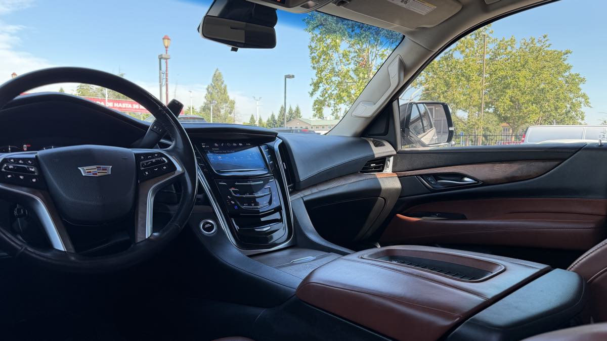 Cadillac Escalade photo 22
