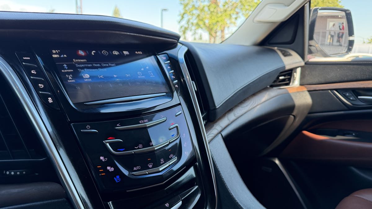 Cadillac Escalade photo 27