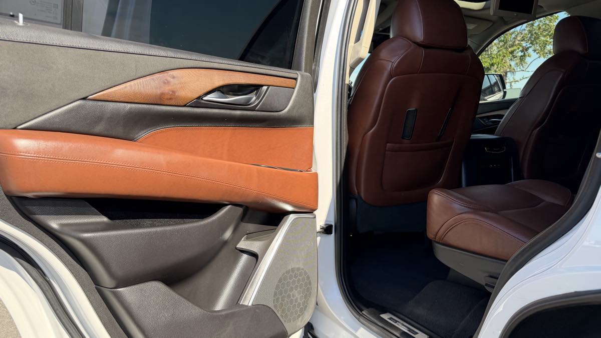 Cadillac Escalade photo 32