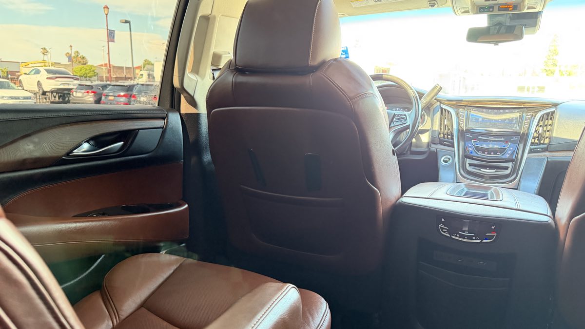 Cadillac Escalade photo 37