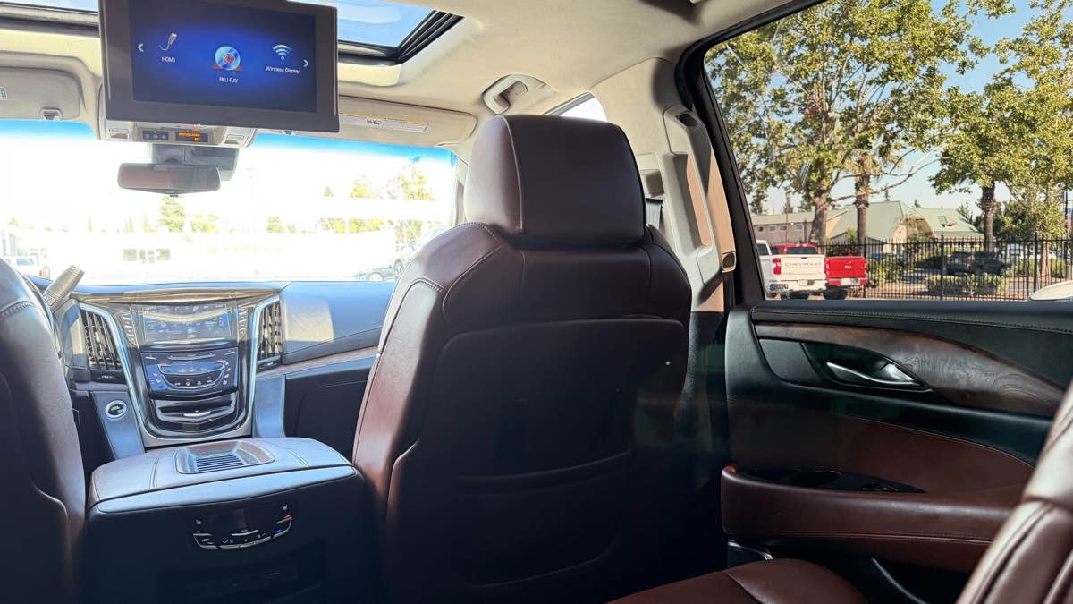 Cadillac Escalade photo 38