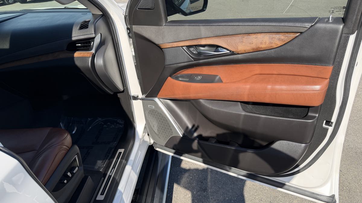 Cadillac Escalade photo 48